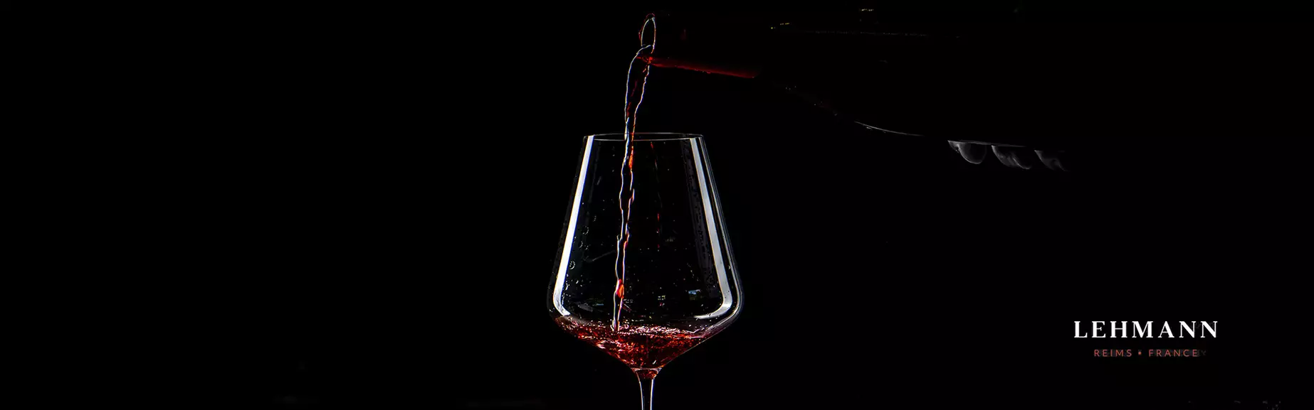 Eleganttia samppanja- ja viininautintoa 82